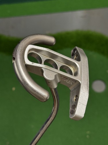 Scotty cameron futura putter - scotty,