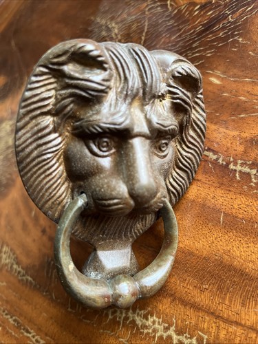 Vintage lions head - brass, door