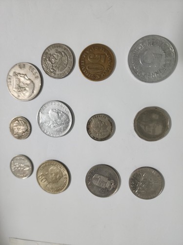 Mixed foreign coin lot - mixed, 12
