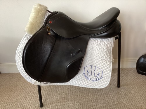 Albion jump saddle - , 17.5