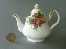 Royal Albert Old Country Roses Miniature Tea Pot - Teapot 3.5" ot 9 cm tall