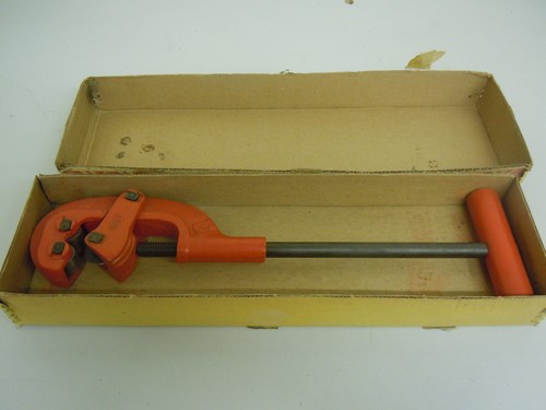 Armstrong pipe cutter - 1/8, 1"