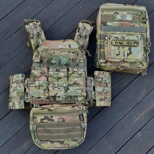 Plate carrier assembled - , with