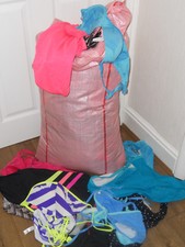 JOBLOT LADIES MIXED BIKINIS SWIMSUITS BIKINI TOPS BRIEFS SWIMWEAR APPROX 18KG 