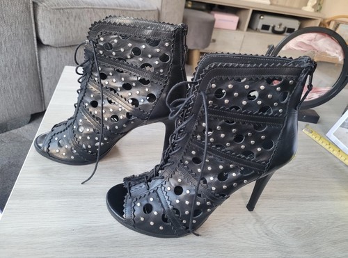 Russell bromley stuart - &,