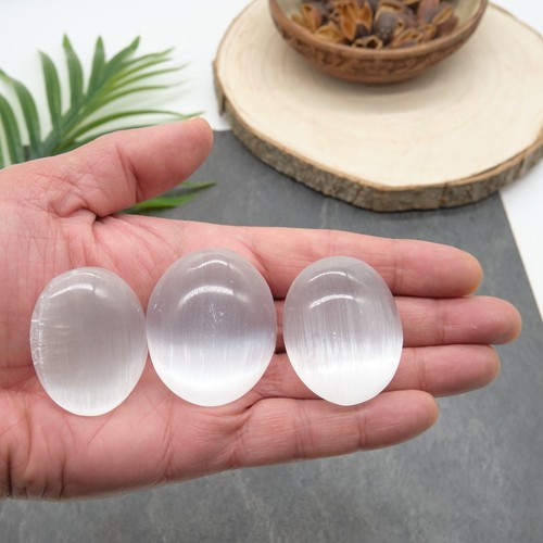 Selenite palmstone white - selenite,