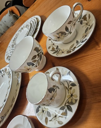 Large set wedgewood - large,