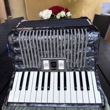 Hohner Accordion Student VM