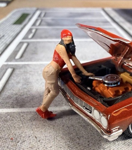 Female mechanic figure - 1:64,