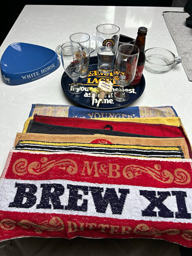 Mixed breweriana job lot bar - job,