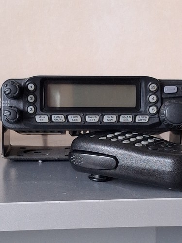 Ham radio transceiver yaesu - radio,
