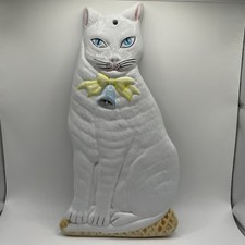 Alcobaca Pottery Cat Plaque