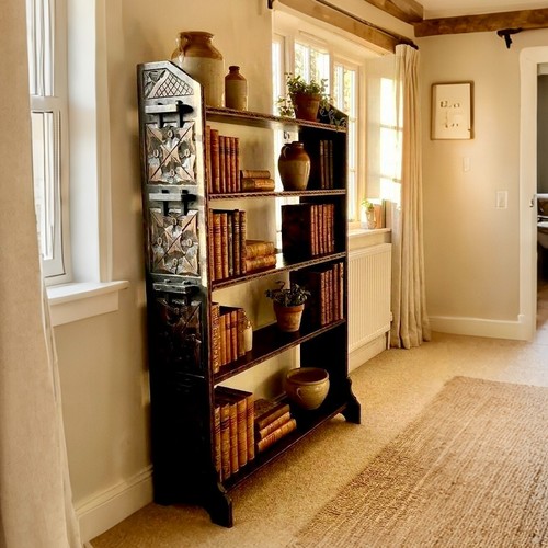 Handsome antique carved oak - carved,