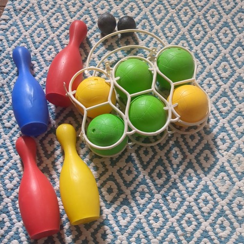 Vintage plastic boules bocce - /,