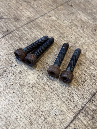 Large side panel fixings - large,