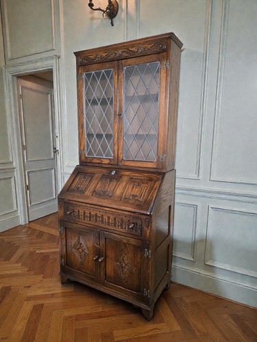 Antique style oak jaycee - an,
