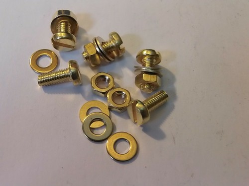 M4x10 brass pan head - brass,