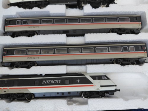 Hornby 225 swallow livery - ,
