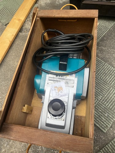 Makita planer 1806b - 6-3/4",