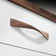 Oak Twist Handle Kitchen