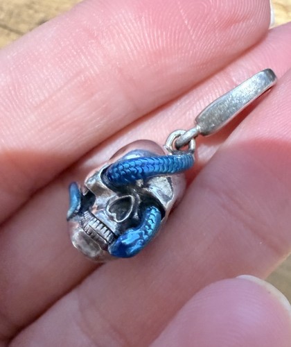 Theo fennell skull charm alias - fennell,