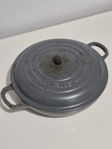 Creuset cast iron - creuset, signature