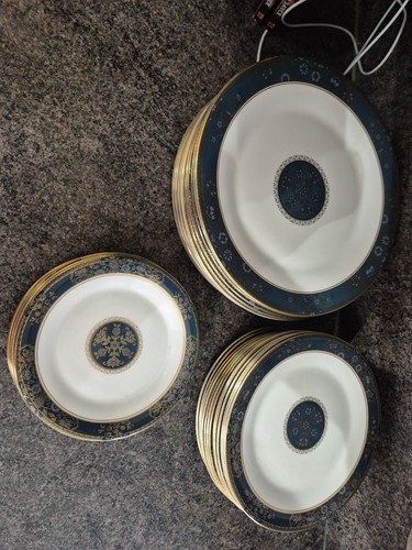 Royal doulton carlyle - doulton,