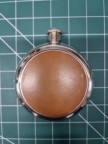 Hip flask leather - leather, round