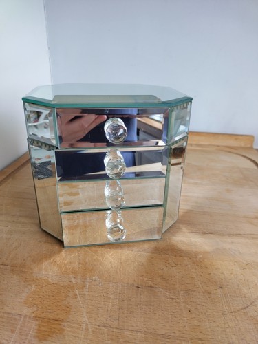 Vintage linda barker mirrored - linda,