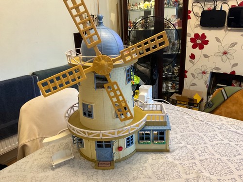 Sylvanian families field - families,