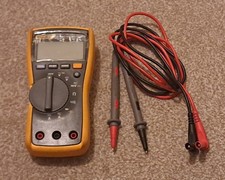 Fluke 115 True RMS Handheld