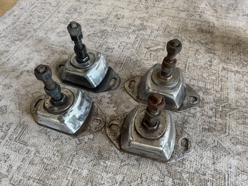 Volvo penta engine mounts - volvo,