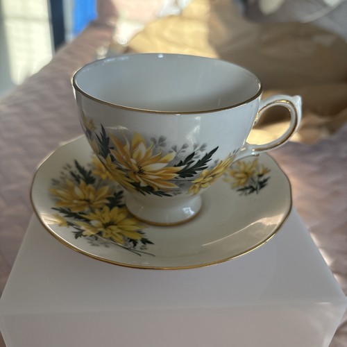 Royal vale tea cup - royal, saucer