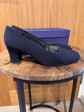 STUART WEITZMAN RUSSELL &