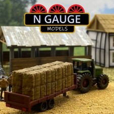 PAINTED- N Scale Gauge Tractor & Bale Trailer 1:148 (Country Farm Hay Straw)