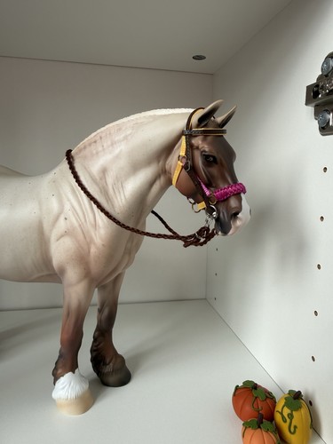 Model horse traditional - model, draft