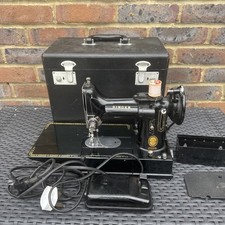 Singer 222K Featherweight Sewing Machine, Pedal & Case I serial number EKC28399
