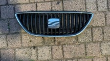 Seat Exeo 3R Upper Front Bumper Centre Grill 3R0853651