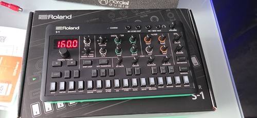 Roland aira compact synth - roland,