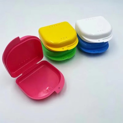 Orthodontic retainer box teeth - retainer,