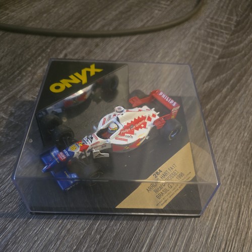 Onyx 284 arrows hart fa17 - onyx,