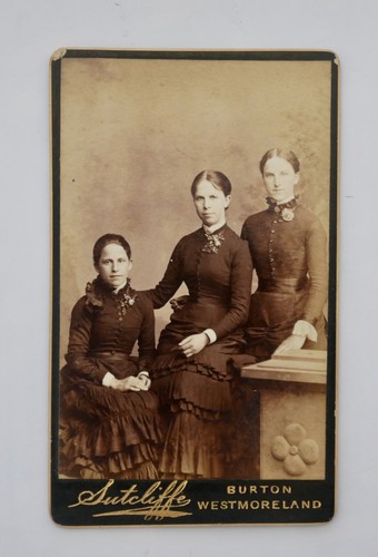 Cdv three pretty ladies in - of,