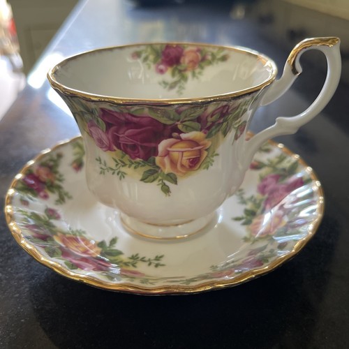 Royal albert 1962 bone china - albert,