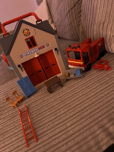 Fireman sam fire station - fireman,