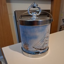 Retro nautical theme ice