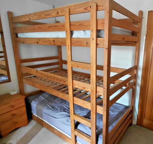 Triple bunk bed - , singles)