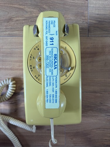 Vintage yellow rotary - vintage, wall