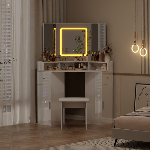 Dressing table corner - dressing,