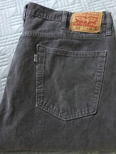 CLASSIC LEVI’S CORD JEANS
