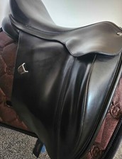 BATES INNOVA DRESSAGE SADDLE 18IN
